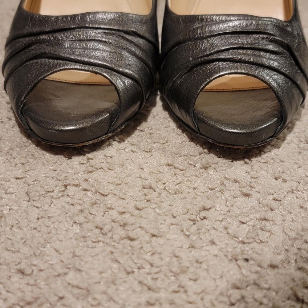 ​Authentic Prada Metallic Pewter Ruched Leather Peep-Toe Pumps Heels Size 40.5 - Picture 6 of 10